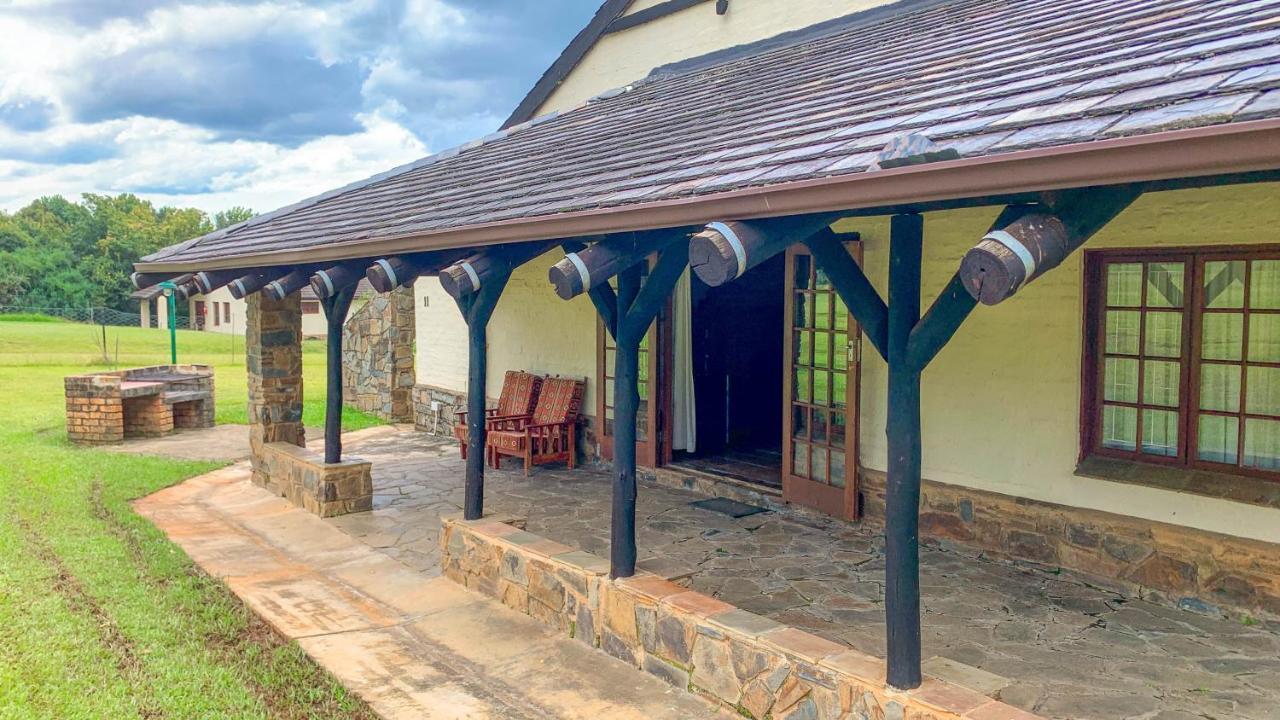Wits End Mountain Resort Champagne Valley Exterior foto