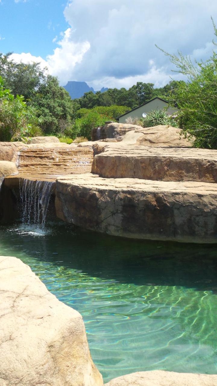 Wits End Mountain Resort Champagne Valley Exterior foto
