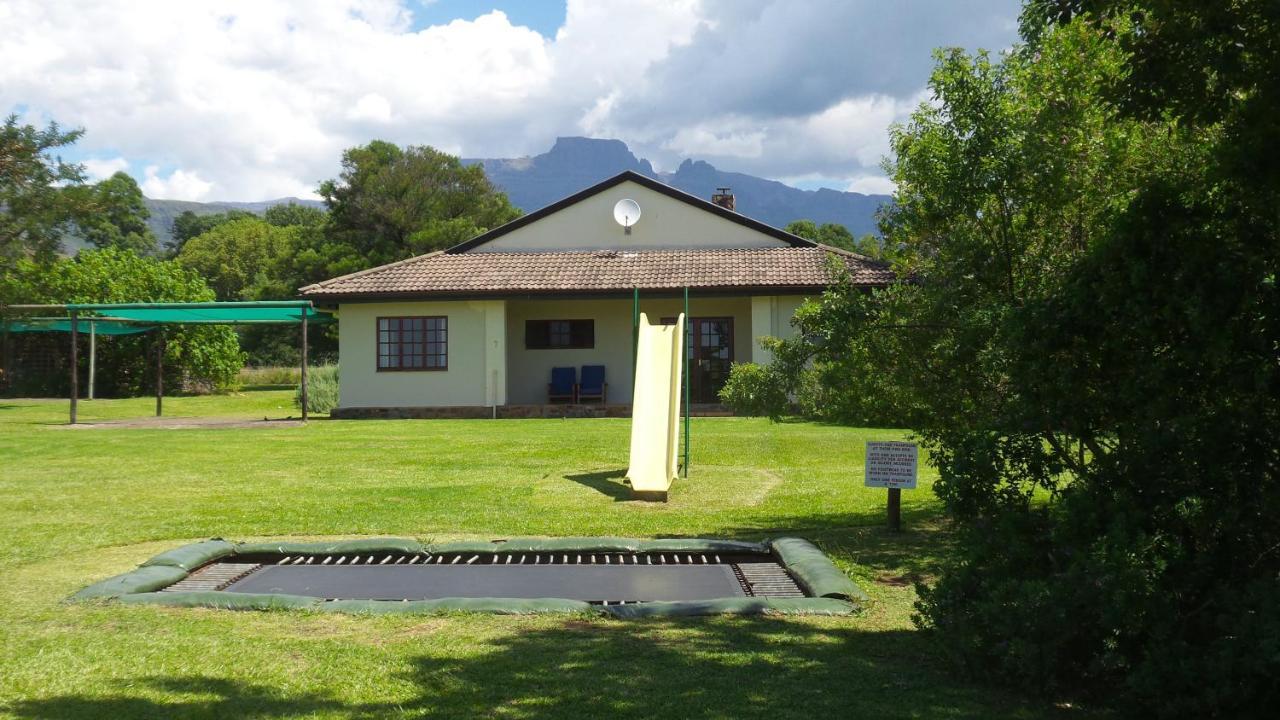 Wits End Mountain Resort Champagne Valley Exterior foto